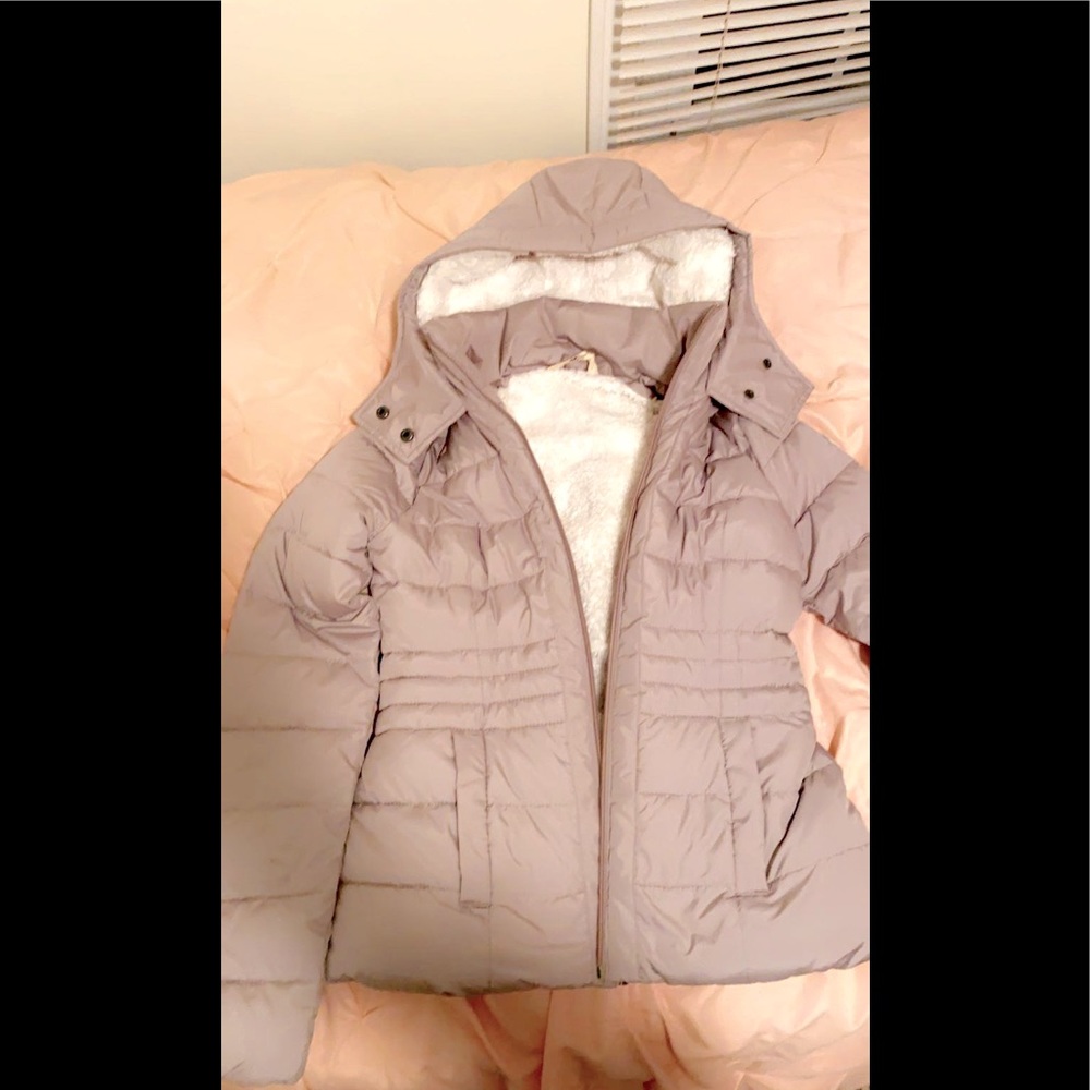 Beige puffer coat hollister